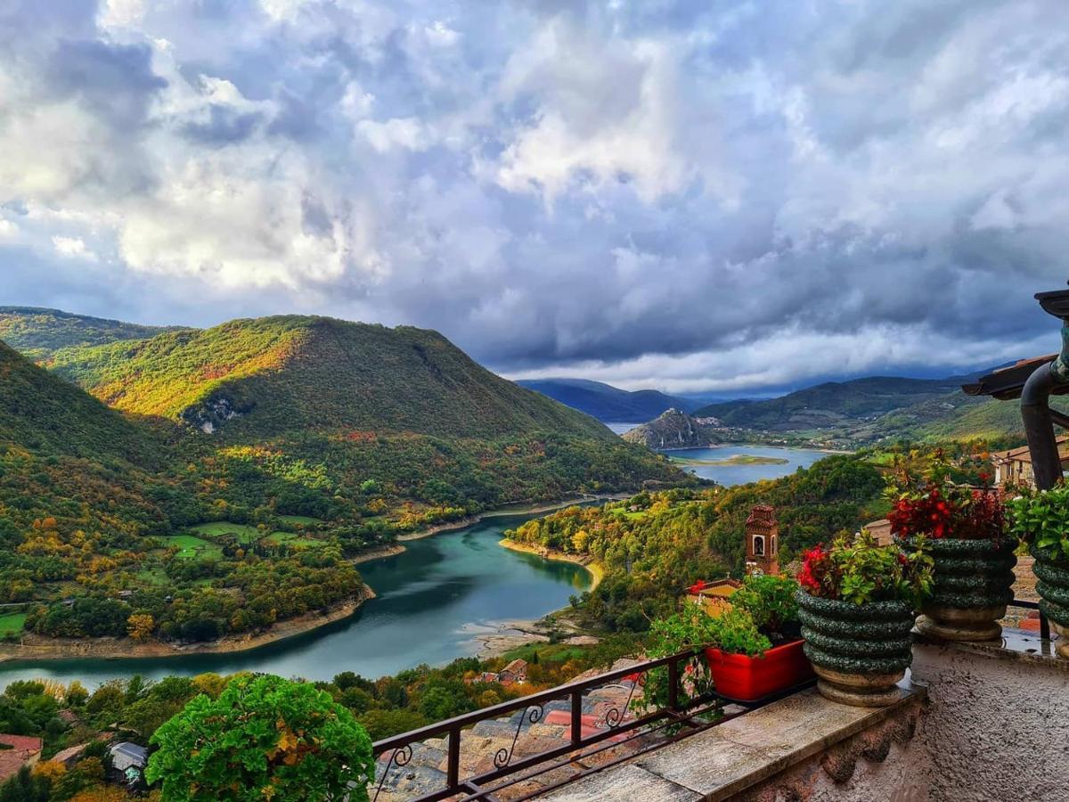 La Casa Sul Fiordo Lago Del Turano Paganico Sabino Luaran gambar
